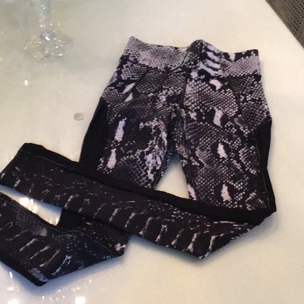 MICHI Stylish Snake Print Leggings